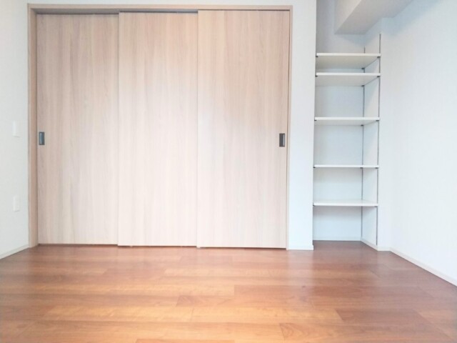 ウィルローズ市谷柳町 洋室2