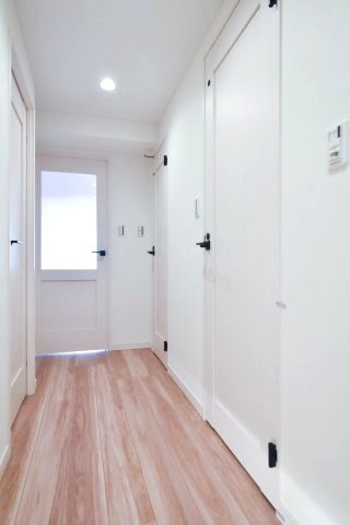 日商岩井大岡山第2マンション 玄関廊下