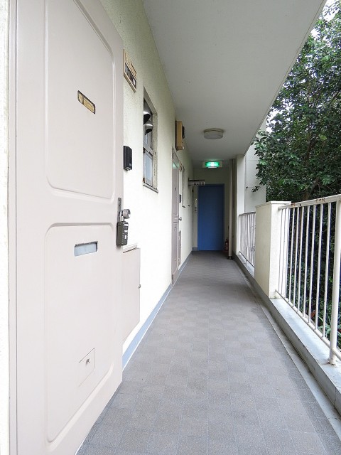 コーポ洗足　共用廊下