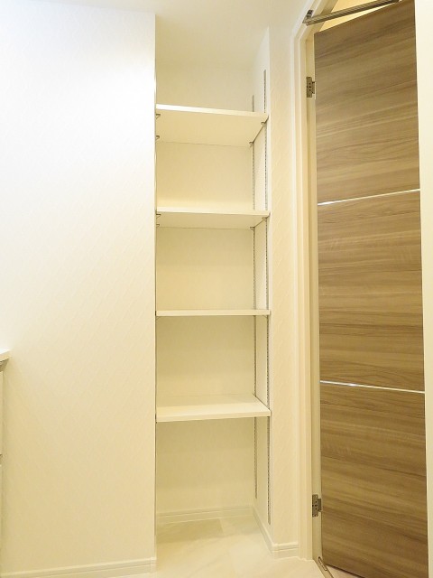 コーポ洗足　洗面室収納