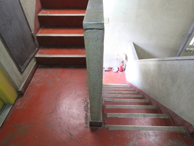 ビレヂ五反田　共用階段