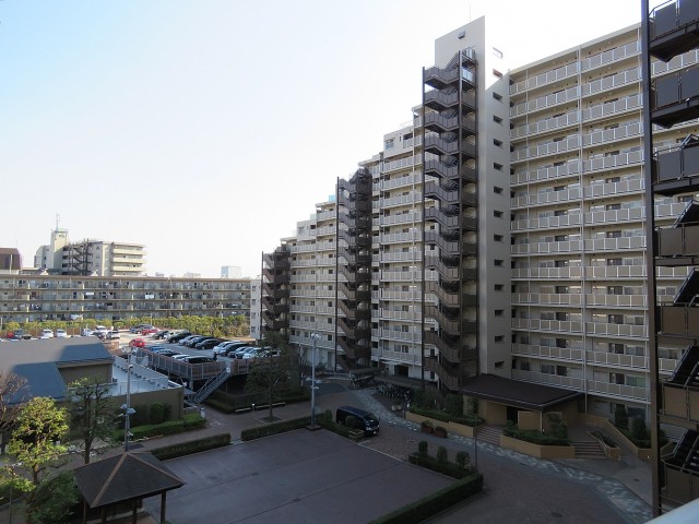 多摩川芙蓉ハイツ　共用廊下眺望