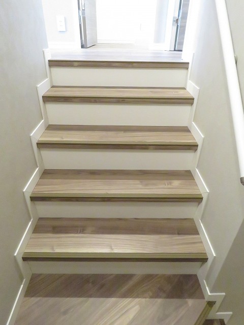 馬事公苑前ハイム　階段