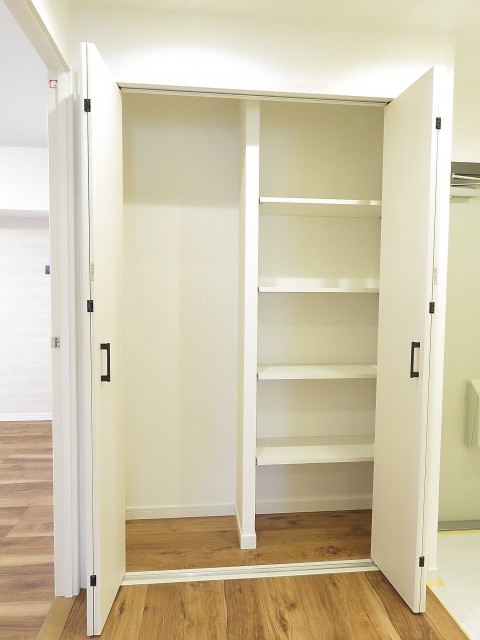 多摩川芙蓉ハイツ　廊下収納