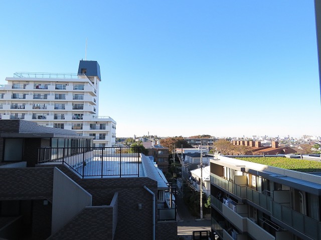 フラット田園調布　共用廊下眺望