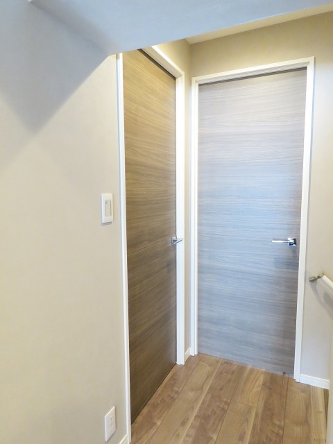 馬事公苑前ハイム　洋室扉