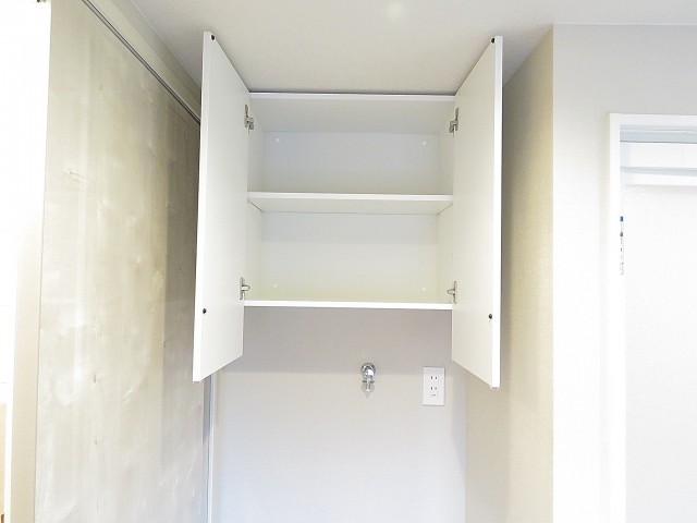 フラット田園調布　洗濯機置場収納