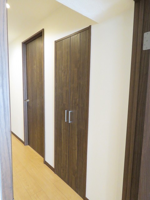 馬事公苑前ハイム　廊下収納