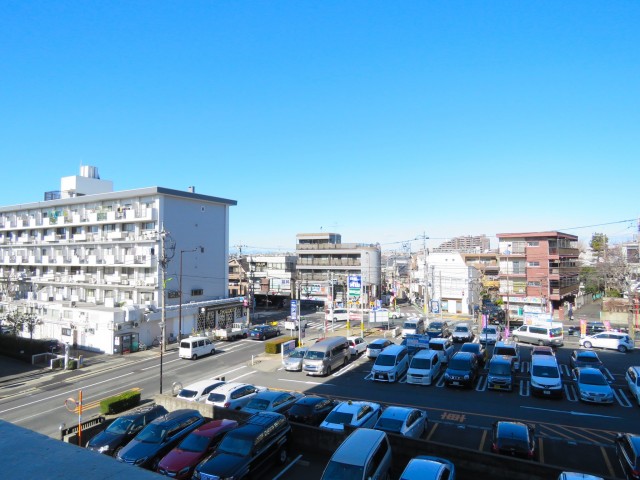 馬事公苑前ハイム　共用廊下眺望