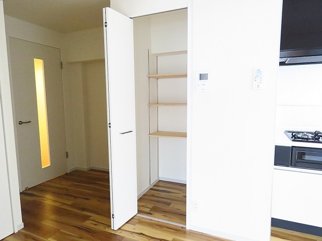 シャトレー五反田　LDK収納