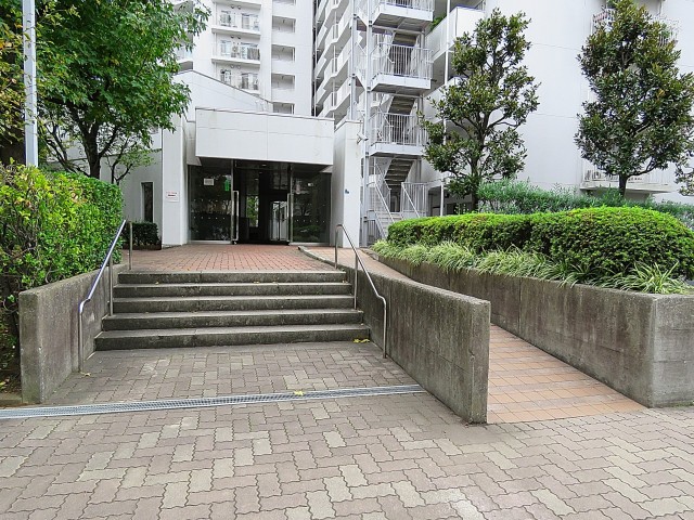 ファミリータウン東陽　エントランス