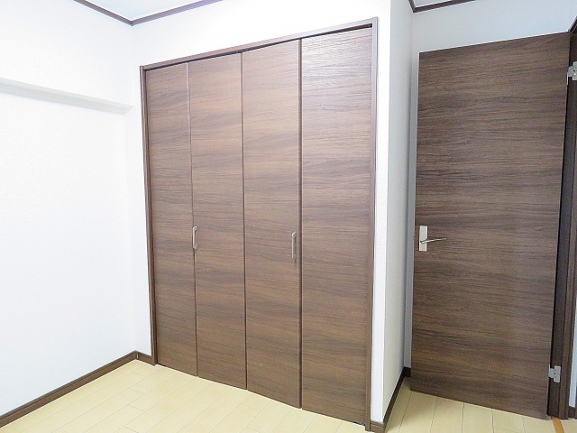 烏山南住宅　洋室約4.2帖