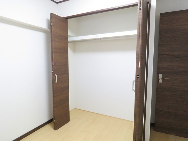 烏山南住宅　洋室約4.2帖