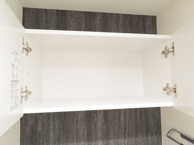 祐天寺第2コーポラス　トイレ吊戸棚
