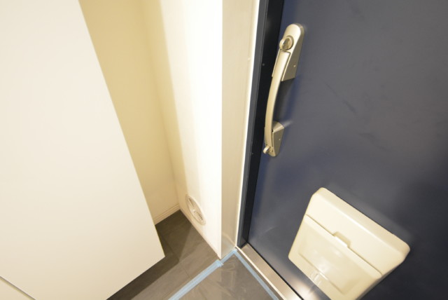 メガロン大森 玄関