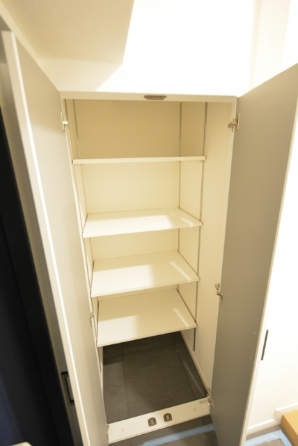 メガロン大森 玄関