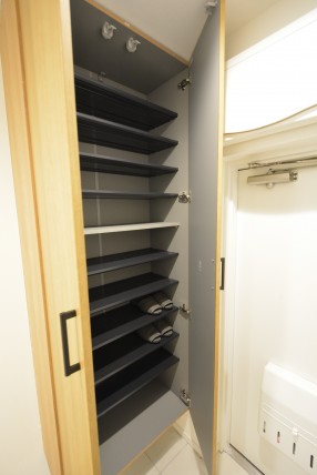 ファミール浜園 玄関