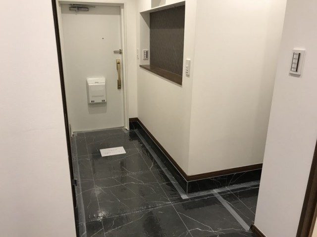南青山リハイム 玄関