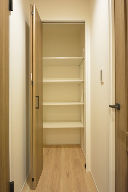 朝日瀬田マンション 廊下収納
