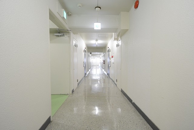 ライオンズマンション桜上水 内廊下