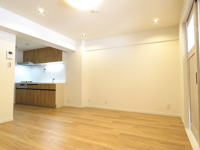 秀和奥沢レジデンス　LDK約11.8帖