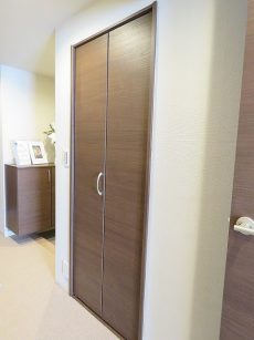 ファミリータウン東陽　廊下収納