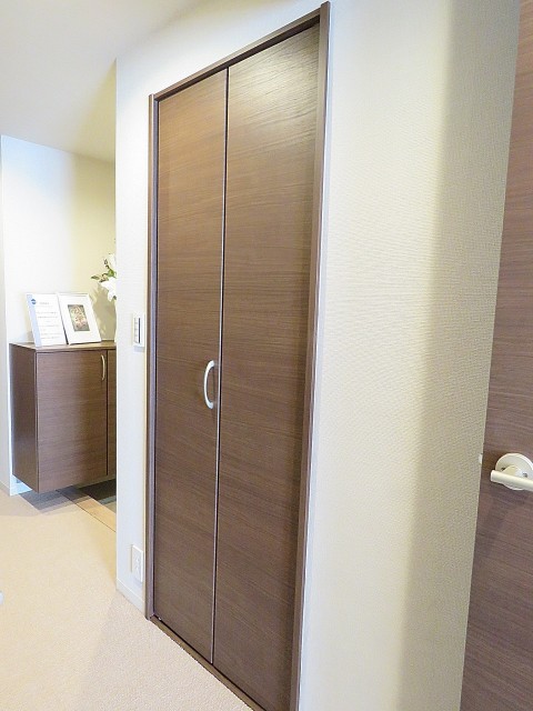 ファミリータウン東陽　廊下収納