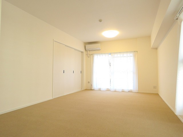 ファミリータウン東陽　LD約11.4帖