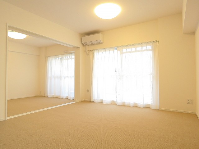 ファミリータウン東陽　洋室+LD