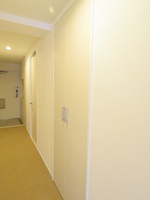 ファミリータウン東陽　給湯器扉