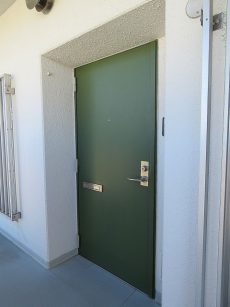 ファミリータウン東陽　玄関扉