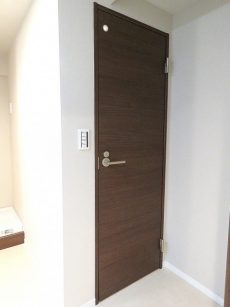 ファミリータウン東陽　トイレ扉