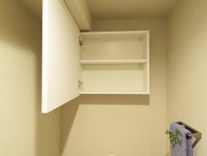 ファミリータウン東陽　トイレ吊戸棚