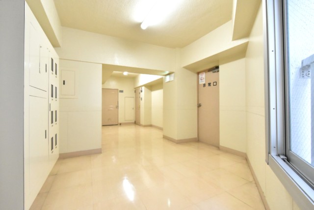 ライオンズマンション南平台 玄関