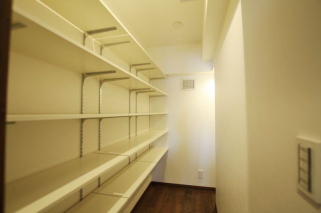 南青山リハイム 収納