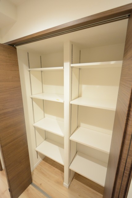 三田ナショナルコート 廊下収納