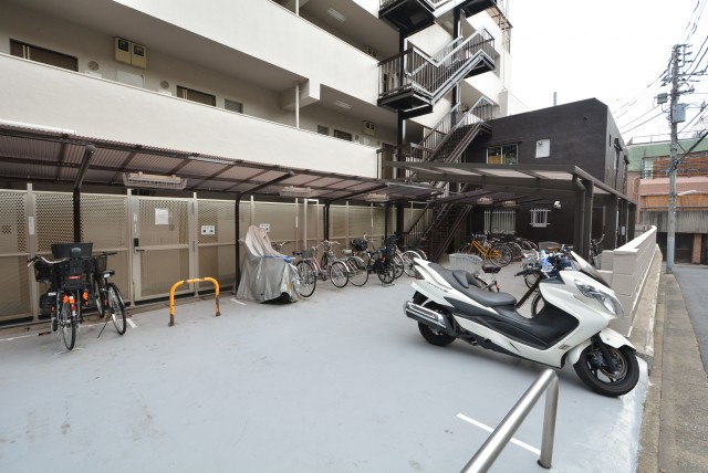 ハイネス大久保 駐輪場
