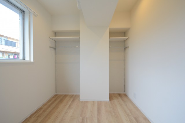 ハイネス大久保 洋室1