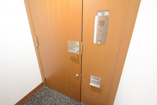 青山ザ・タワー 玄関