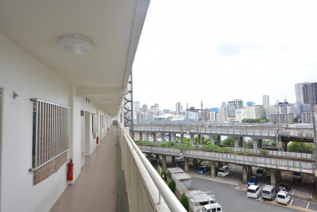 三田ナショナルコート 外廊下