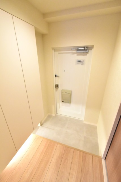 メゾンドール高田馬場 玄関