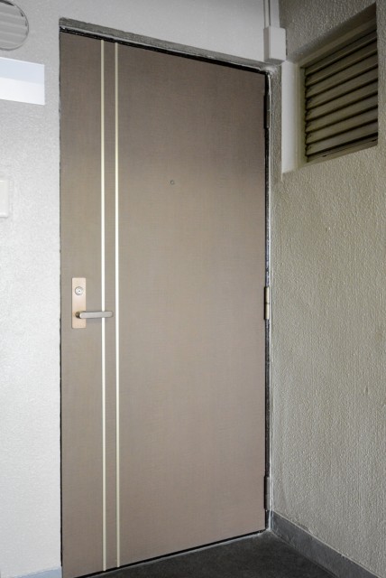 ハイネス大久保 玄関