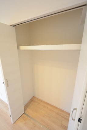 ハイネス大久保 洋室2