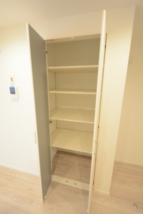 三田ナショナルコート リビング・ダイニング