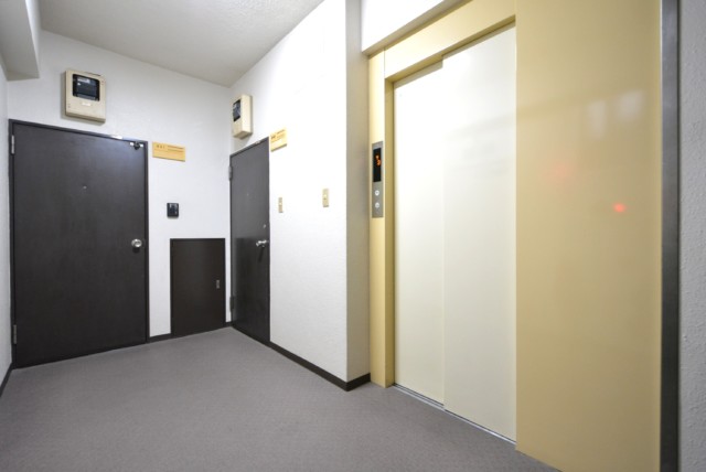 クレール島津山 玄関