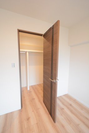 三田ナショナルコート 洋室6帖