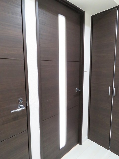 松栄戸越マンション　LDK扉