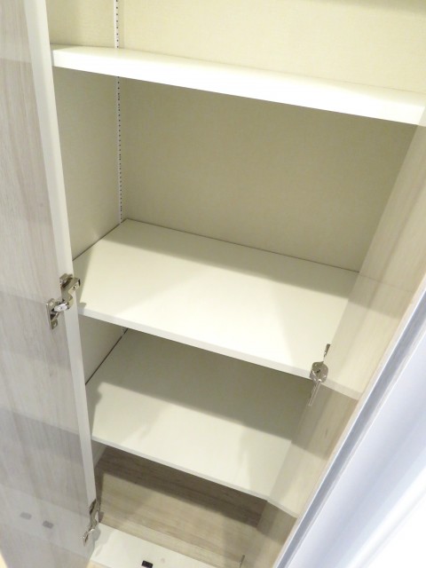 東山コーポラス　廊下収納