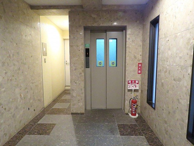 入谷アムフラット　エレベーター