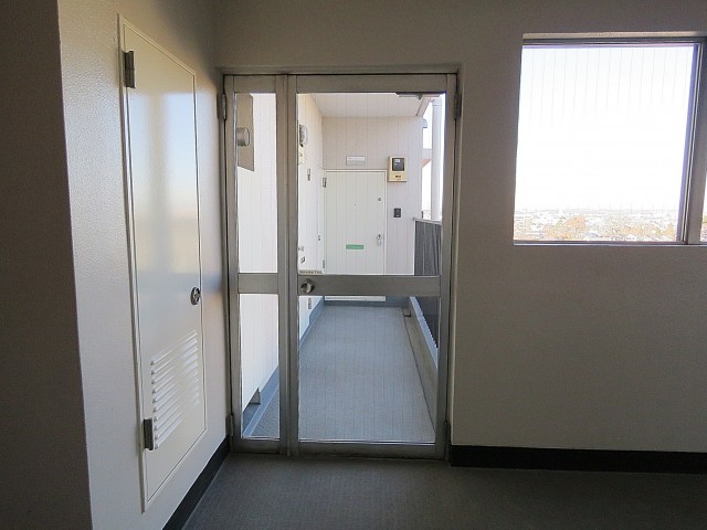 ライオンズマンション上野毛　共用廊下